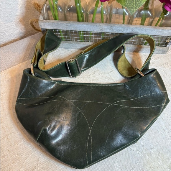 Crystalyn Kae forest green vegan leather shoulder sling handbag/purse. - Picture 12 of 12